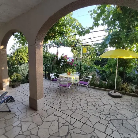 Garden-sea View With Terrace Apartment *