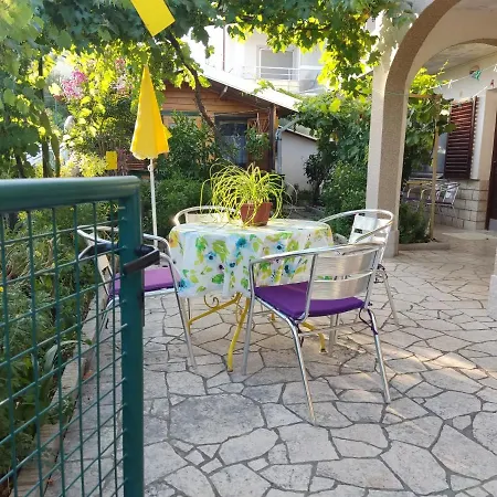 Garden-sea View With Terrace Apartment