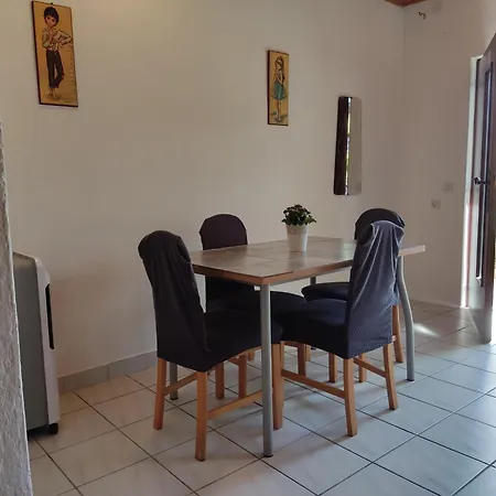 Garden-sea View With Terrace Apartment Dramalj