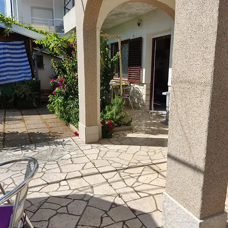 Garden-sea View With Terrace Apartment
